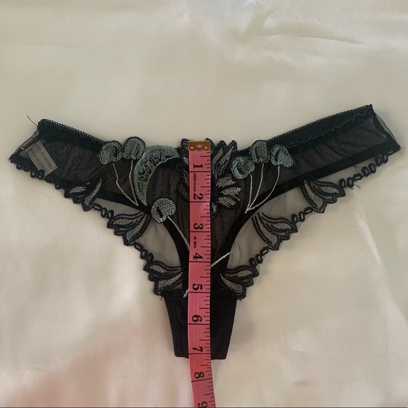 🖤NEW sexy elastic embroidery thong - Picture 4 of 4